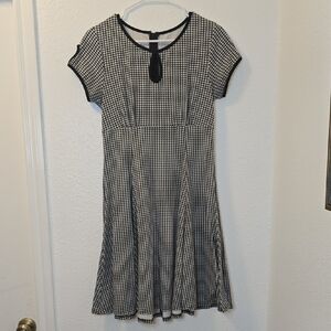 Steady Black and White Houndstooth Midi Dress